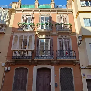 https://habitacion-en-centro-historico.hotelsinnerja.org